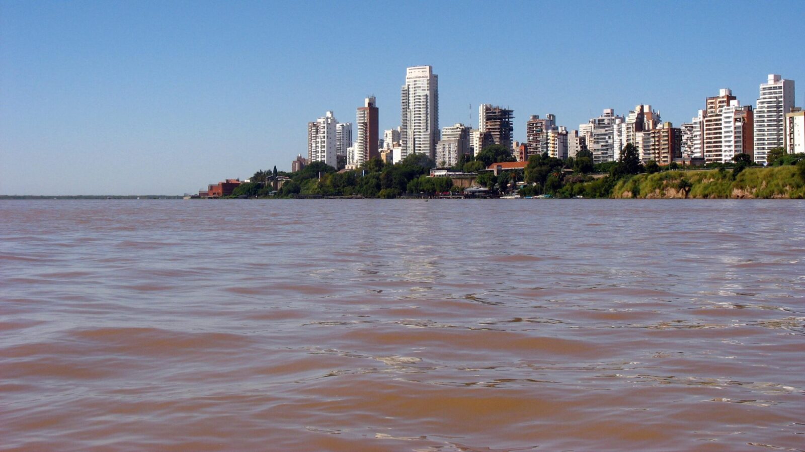 paranpr scaled - Navegación y deportes acuáticos... ¿Cómo y donde?